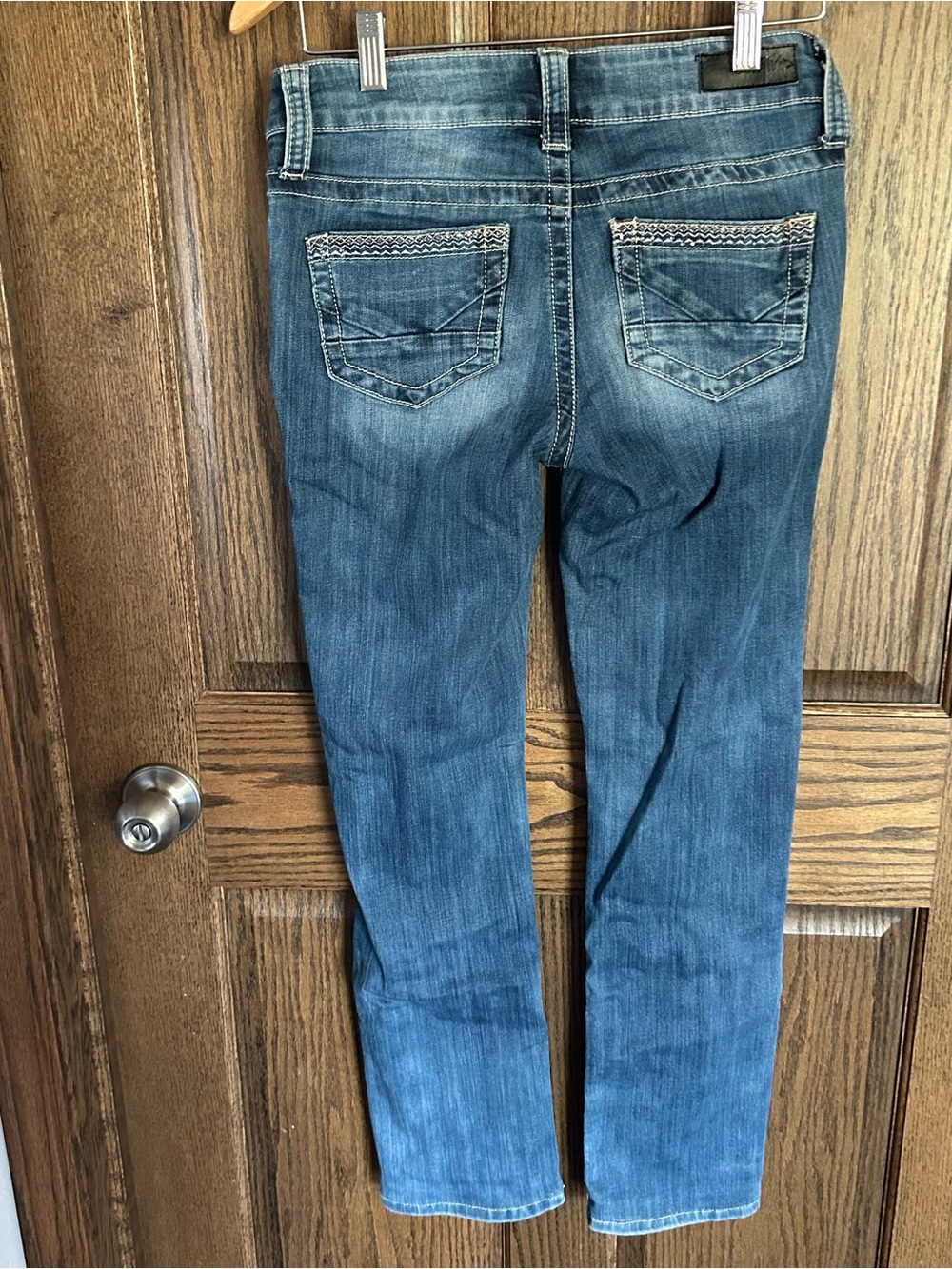 Daytrip Women's Faded Blue Straight Leg Jeans - Picture 2 of 4